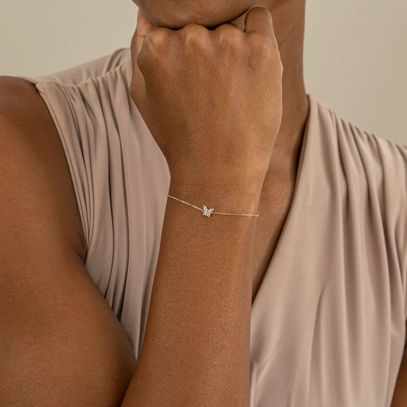 Butterfly-shaped bracelet with zirconia inlays – a stylish and practical accessory for women for daily use