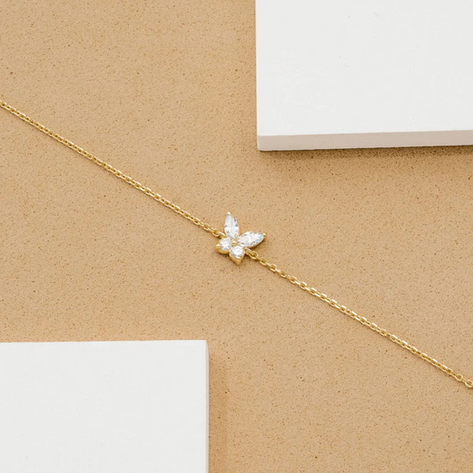 Butterfly-shaped bracelet with zirconia inlays – a stylish and practical accessory for women for daily use
