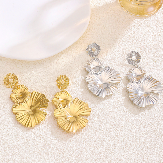 Retro-style large petal long earrings, trendy matte geometric earrings for women.