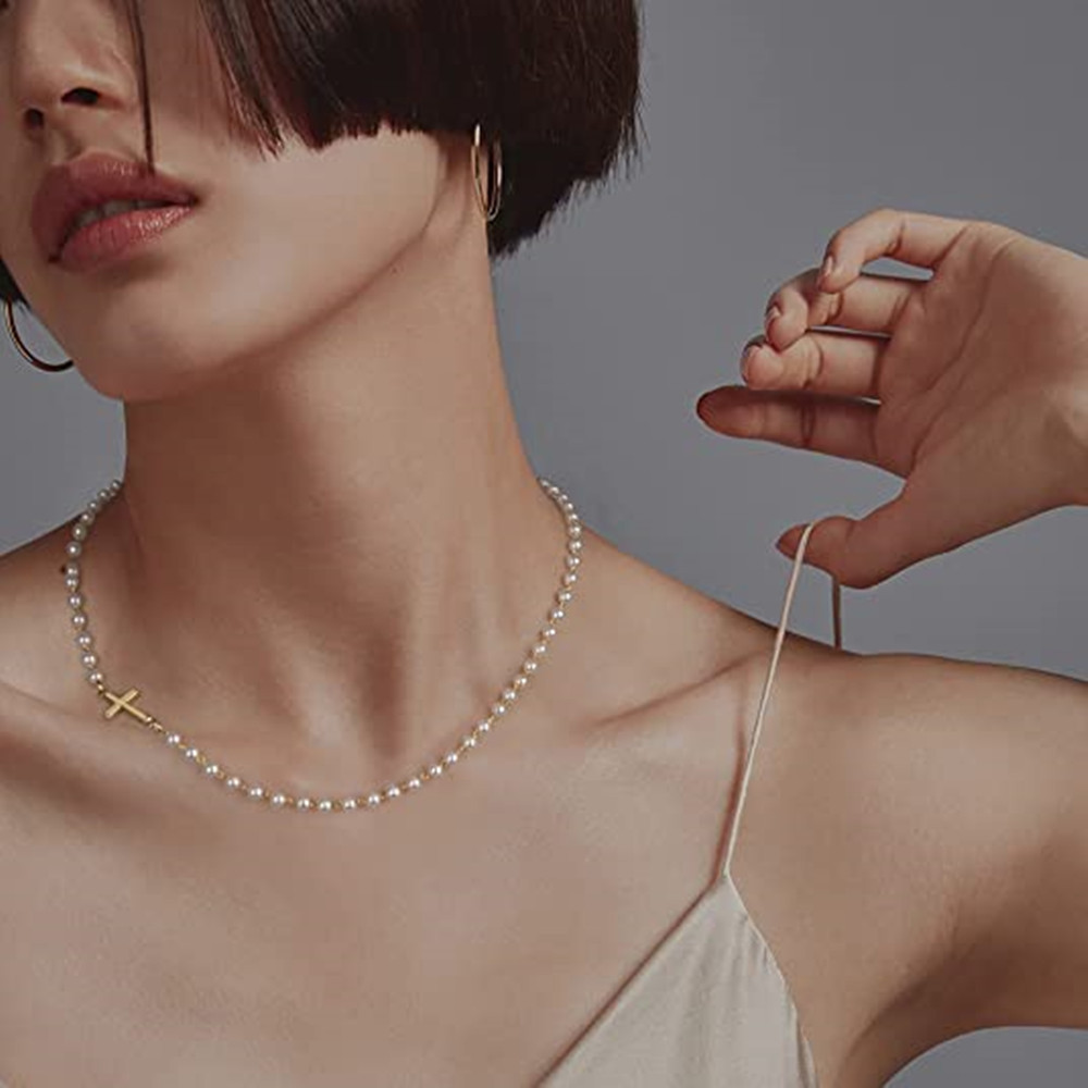 White faux pearl necklace, short clavicle chain, simple cross pendant necklace.