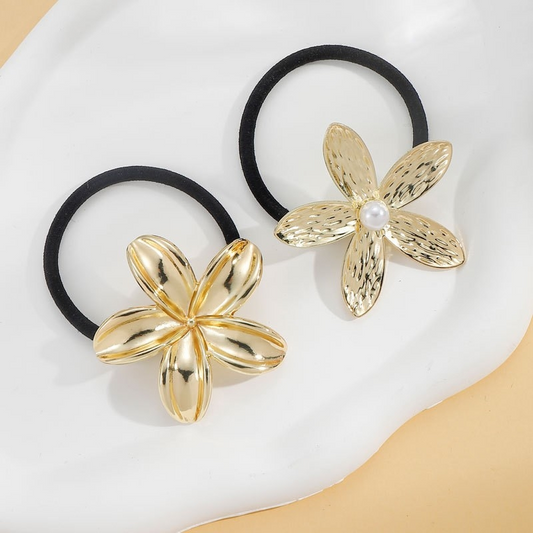 Minimalist and understated design, metallic gold hair tie, high-end hair band/hair tie
