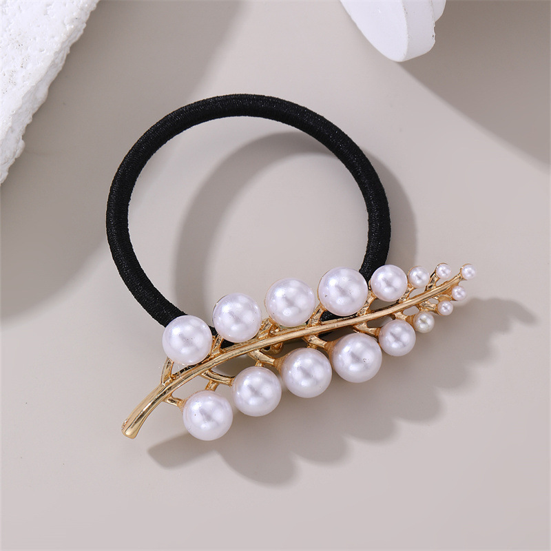 New hair accessory: simple floral and star hair tie, stylish high and low ponytail hair band with a minimalist and sophisticated feel.