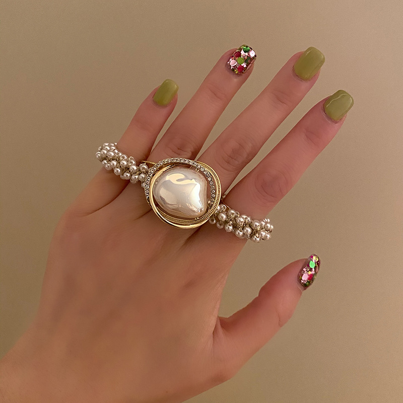 Heavy-duty pearl hair tie, elegant hair rope, new fashionable ponytail hair accessory, light luxury hair accessory
