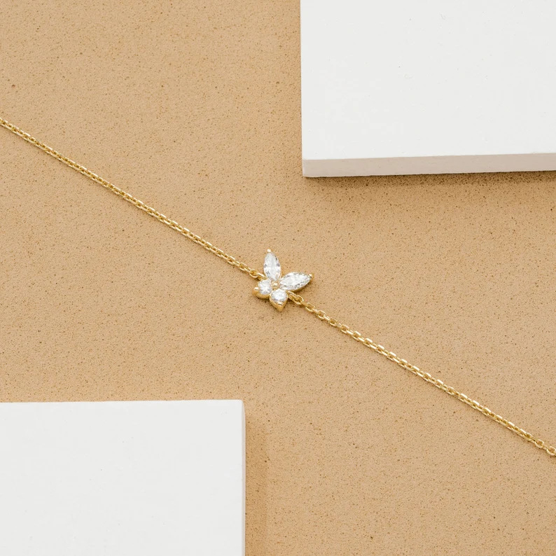 Butterfly-shaped bracelet with zirconia inlays – a stylish and practical accessory for women for daily use