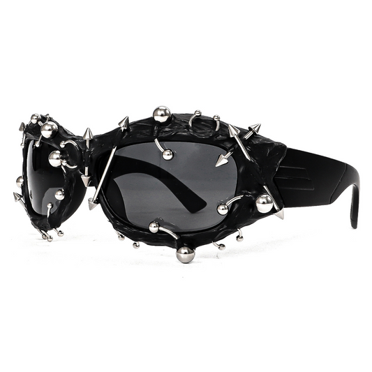 Street-style punk studded metal design colorful framed sunglasses are fashionable and trendy, making your face look smaller.