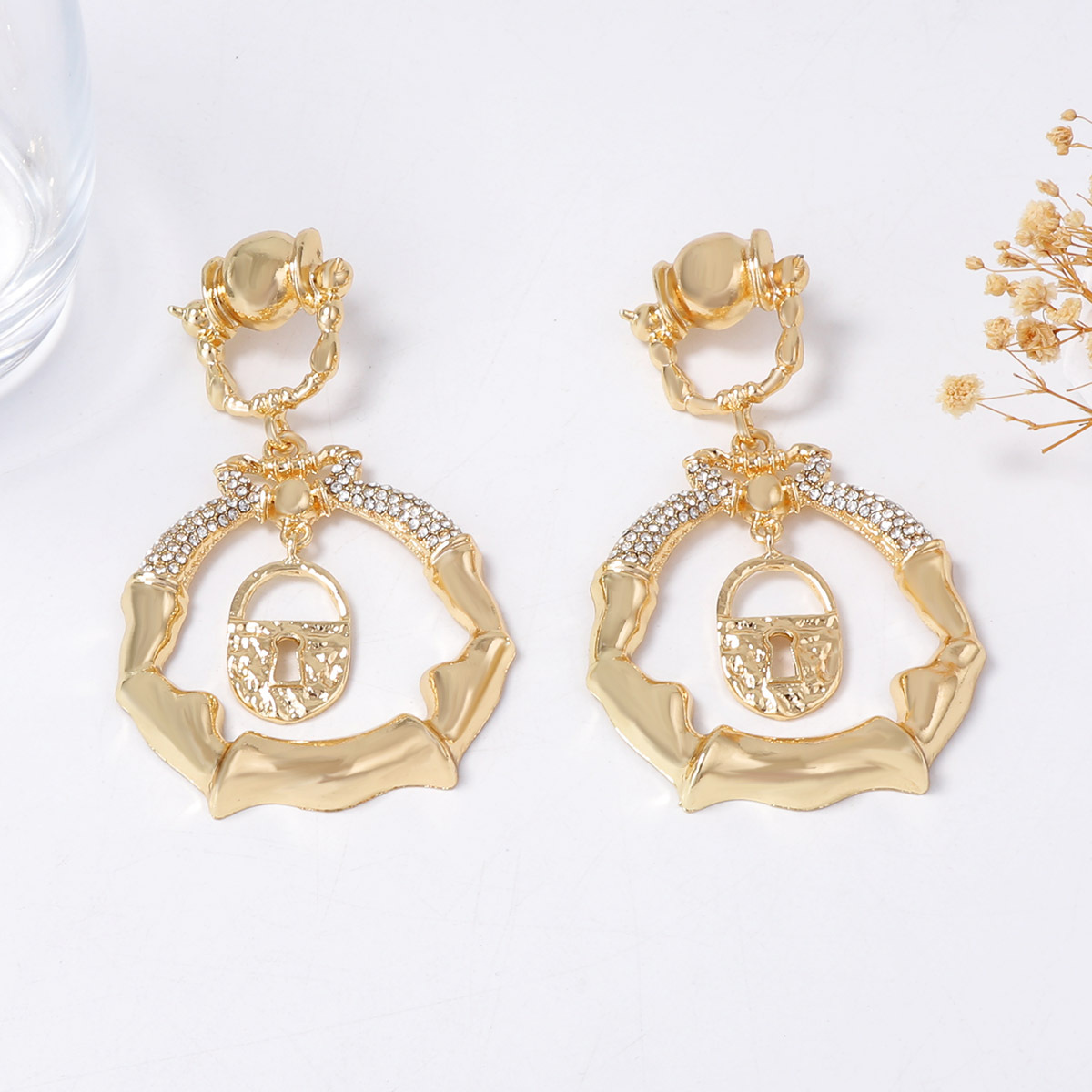 European and  style light luxury retro creative design alloy keyhole micro-inlaid zircon exaggerated earrings for women