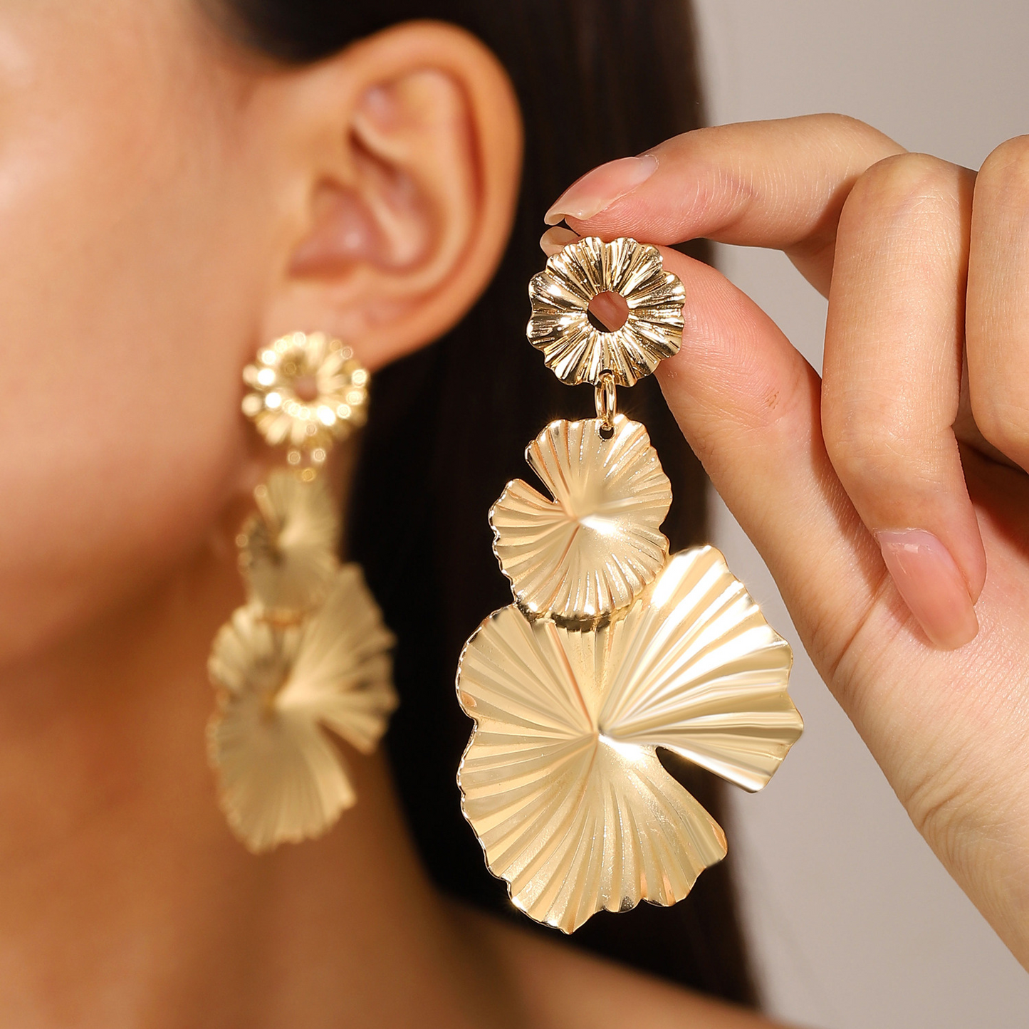 Retro-style large petal long earrings, trendy matte geometric earrings for women.