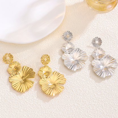 Retro-style large petal long earrings, trendy matte geometric earrings for women.