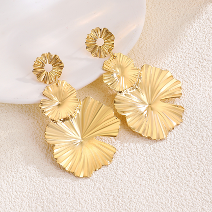 Retro-style large petal long earrings, trendy matte geometric earrings for women.
