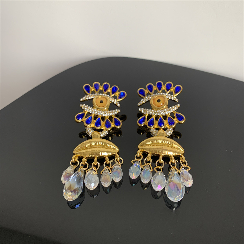 Vintage jewelry, tassel eye accessories, high-end luxury earrings