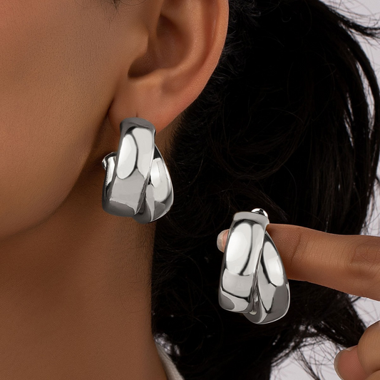 High-end design, unique round hoop earrings for women, simple and elegant, made of alloy, versatile.
