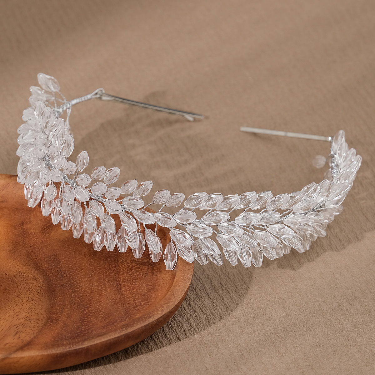 Vintage handmade bridal headband, high-end wedding dress accessory, heavy-duty crystal soft chain headband for women.