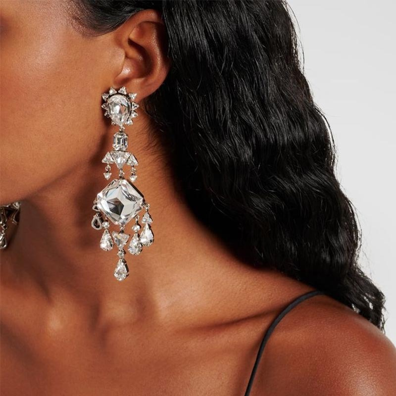 Stylish teardrop tassel ear clips, unique rhinestone earrings, high-end and elegant accessories for women.