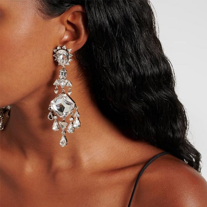 Stylish teardrop tassel ear clips, unique rhinestone earrings, high-end and elegant accessories for women.