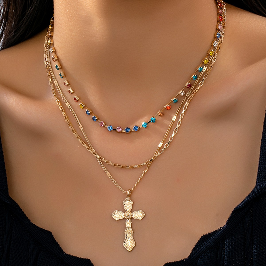 Diamond-encrusted cross pendant, imitation crystal chain necklace, sweet and cool layered clavicle chain for women.