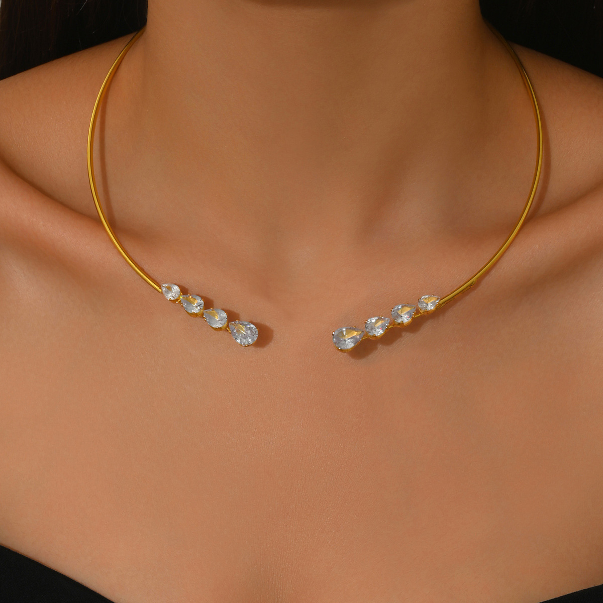 Teardrop-shaped artificial zircon open choker with adjustable copper wire, versatile necklace for women.