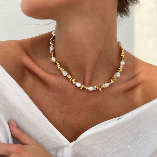Irregular beaded choker necklace for women, simple and stylish star-shaped cross tassel necklace.