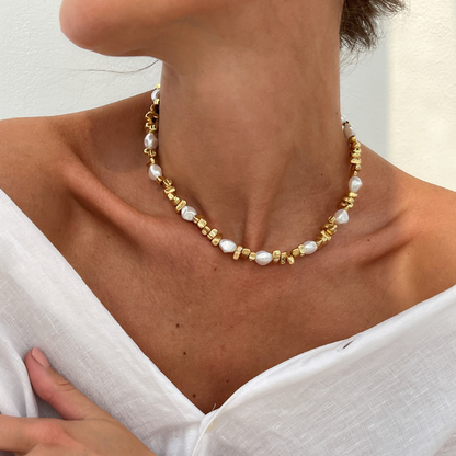 Irregular beaded choker necklace for women, simple and stylish star-shaped cross tassel necklace.