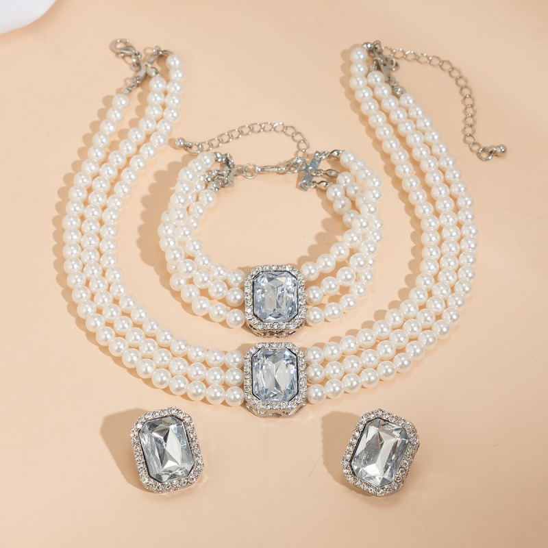 Luxury Short Faux Pearl Choker Necklace with Turquoise Beads - Vintage Ethnic Style