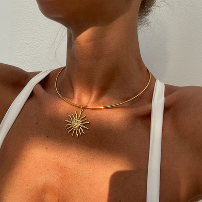 Retro minimalist sun pendant clavicle chain, fashionable alloy necklace necklace.