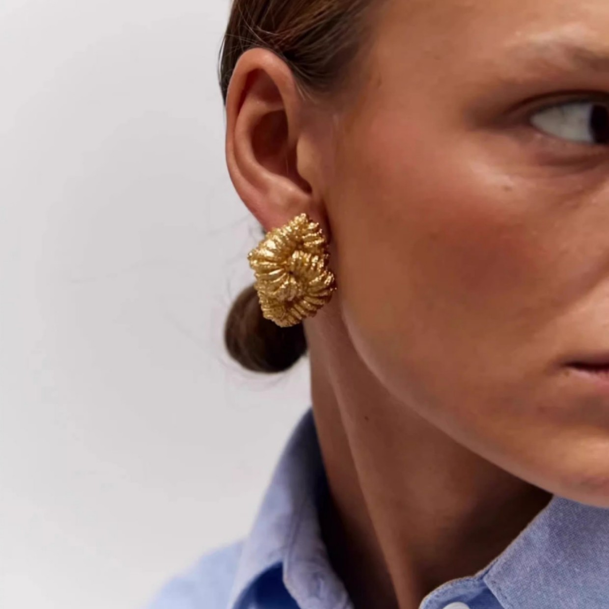 18K gold vintage earrings, antique ring with lava texture and geometric exaggerated design