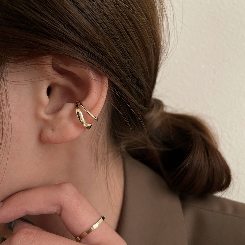 Retro geometric ear clips for women without pierced ears, stylish and unique ear cartilage clips