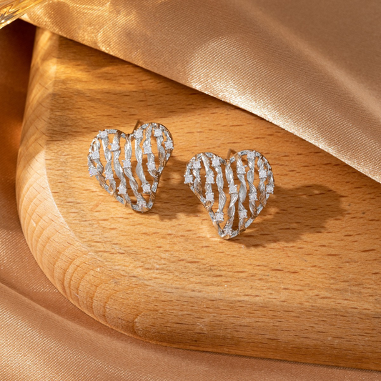 Eternal Heart Micro-painted Openwork Leaf Earrings for Women, Set with Copper and Zircon, Exquisite and Delicate Design, Small and Unique Earring Accessories