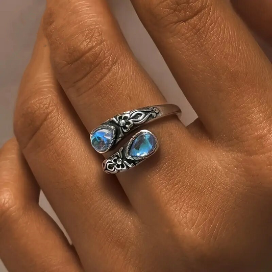 Moonstone spoon-shaped ring, Victorian-style retro relief bow tie design, Bosnian-inspired ring