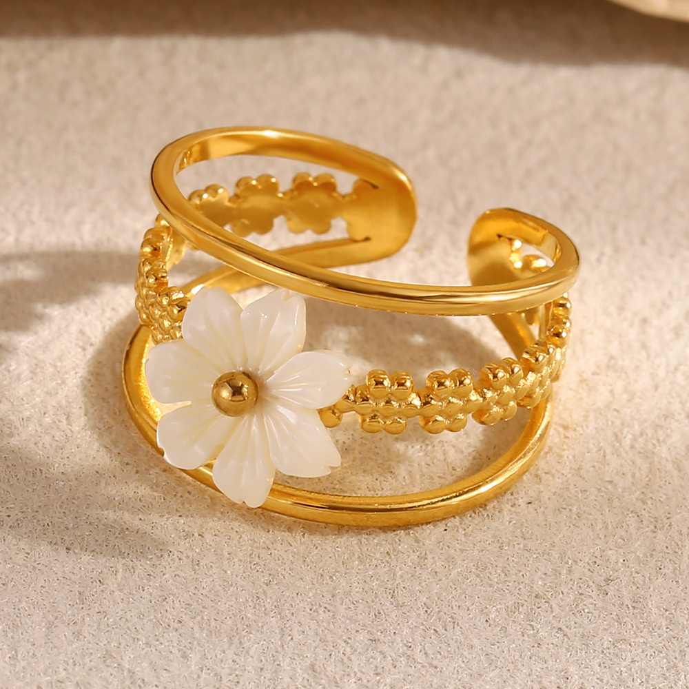Retro French-style, personalized jewelry: a stainless steel, gold-plated ring with an open design, suitable for women.