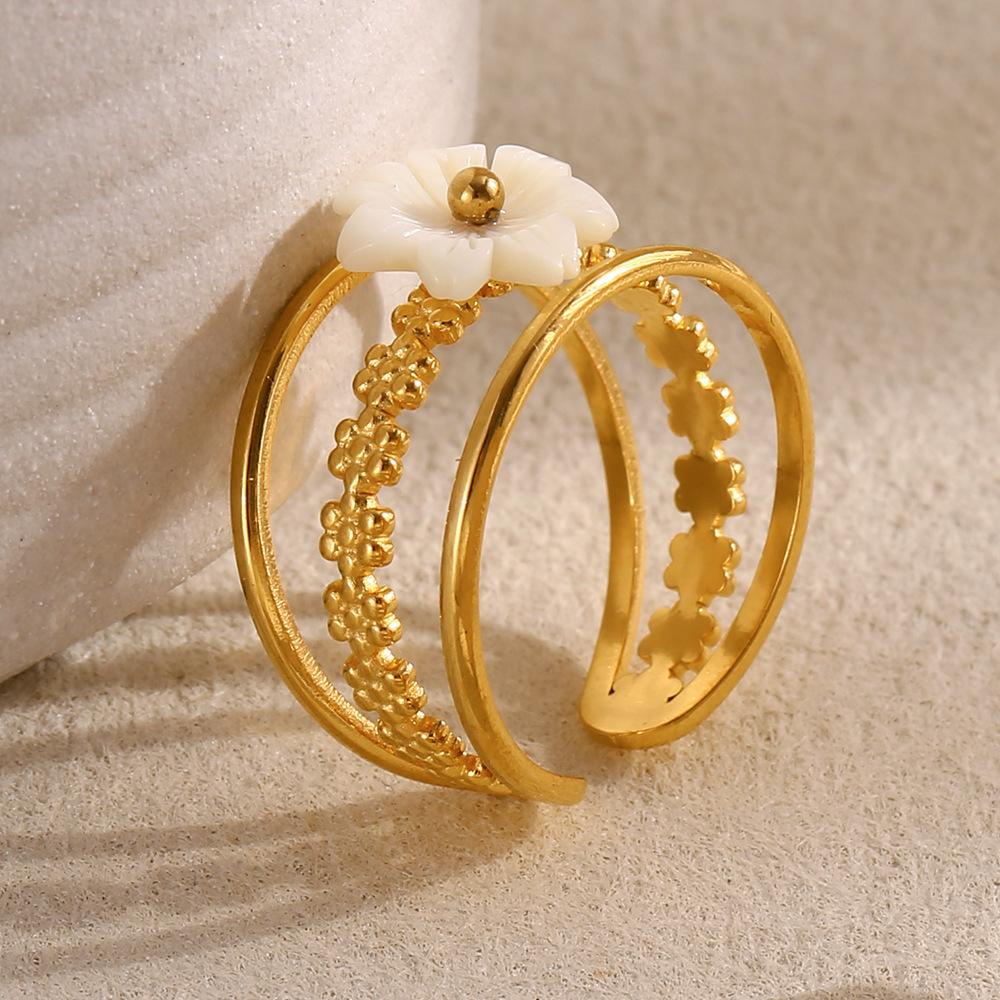 Retro French-style, personalized jewelry: a stainless steel, gold-plated ring with an open design, suitable for women.