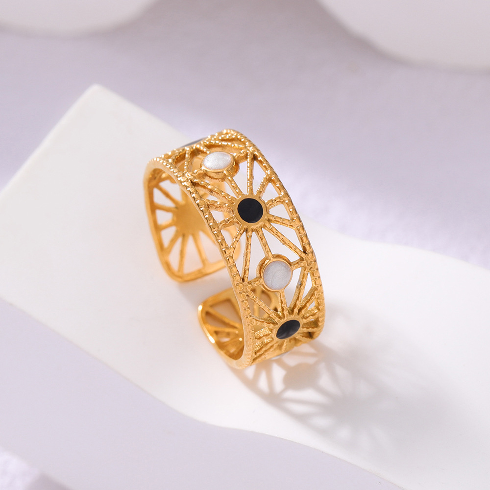 A stylish, lightweight, and retro gold-plated stainless steel ring for women that does not fade in color.