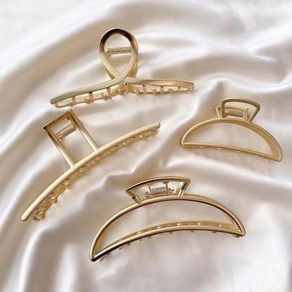 Large metal hair clip, popular shark clip for the back of the head, elegant and stylish hair accessory, simple and sophisticated.