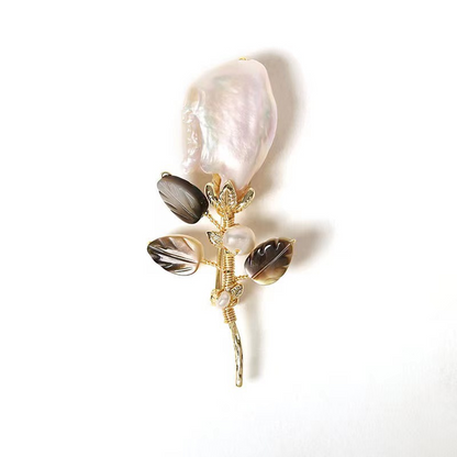 Baroque pearl brooch for women, used to adorn the chest area