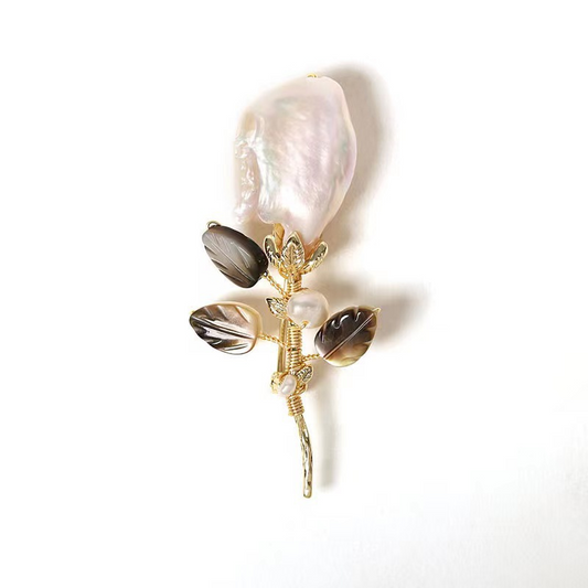 Baroque pearl brooch for women, used to adorn the chest area