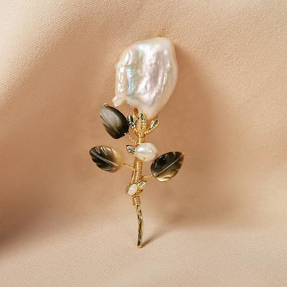Baroque pearl brooch for women, used to adorn the chest area