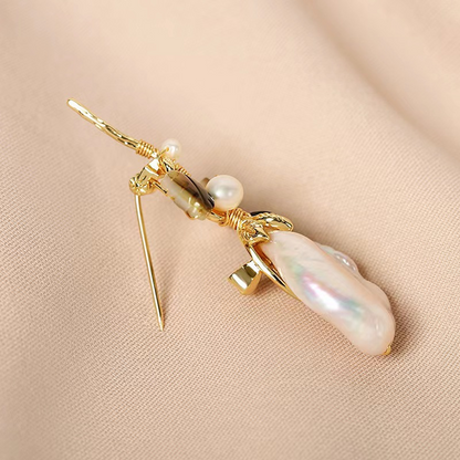 Baroque pearl brooch for women, used to adorn the chest area