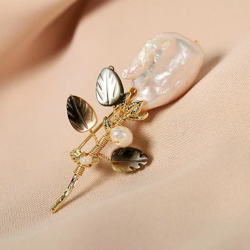 Baroque pearl brooch for women, used to adorn the chest area