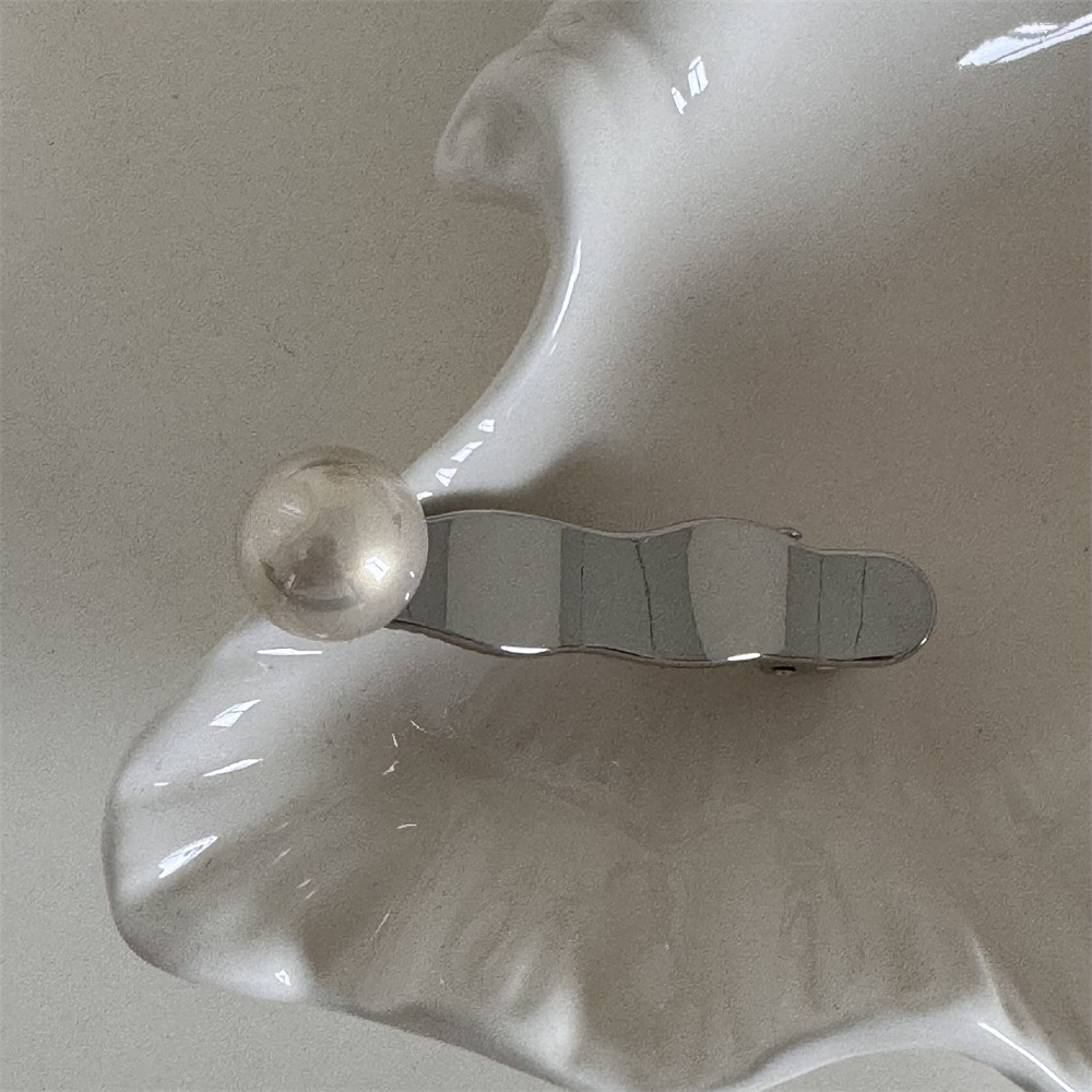 High-end silver metallic pearl hair clip for women, gentle princess headdress, duckbill clip, bangs clip hair accessory