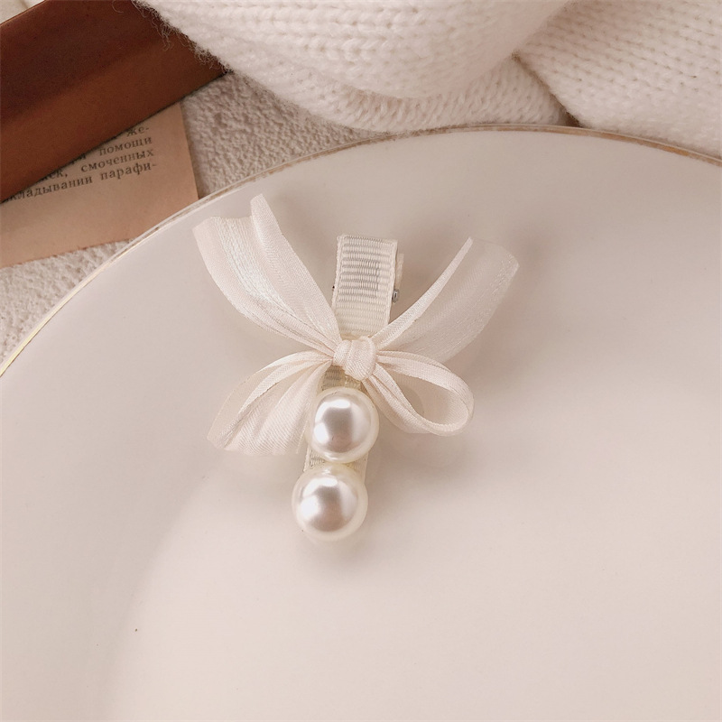 Bow hair clip, sweet and cute girly side hair clip, bangs clip, creamy sweet girl style hair accessory