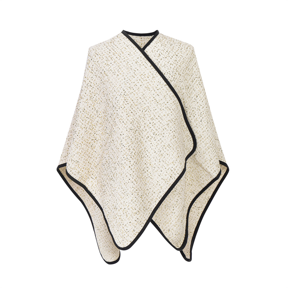 Woolen shawl with gold threads and a delicate fragrance