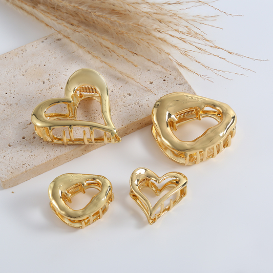 High-end metal heart-shaped hair clip, simple and elegant hollowed-out shark clip, versatile hair accessory for updos, understated luxury.
